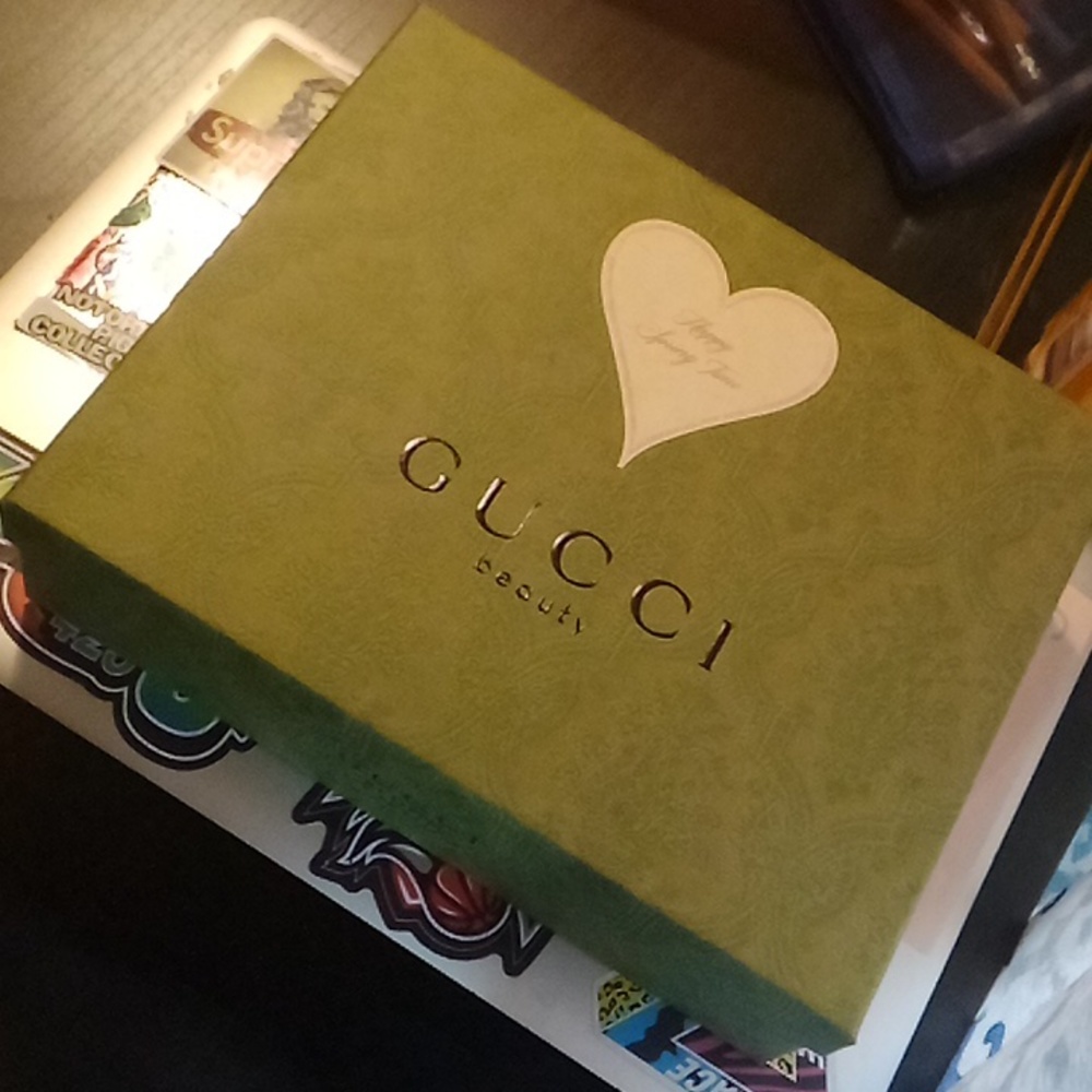Gucci box empty for gift giving